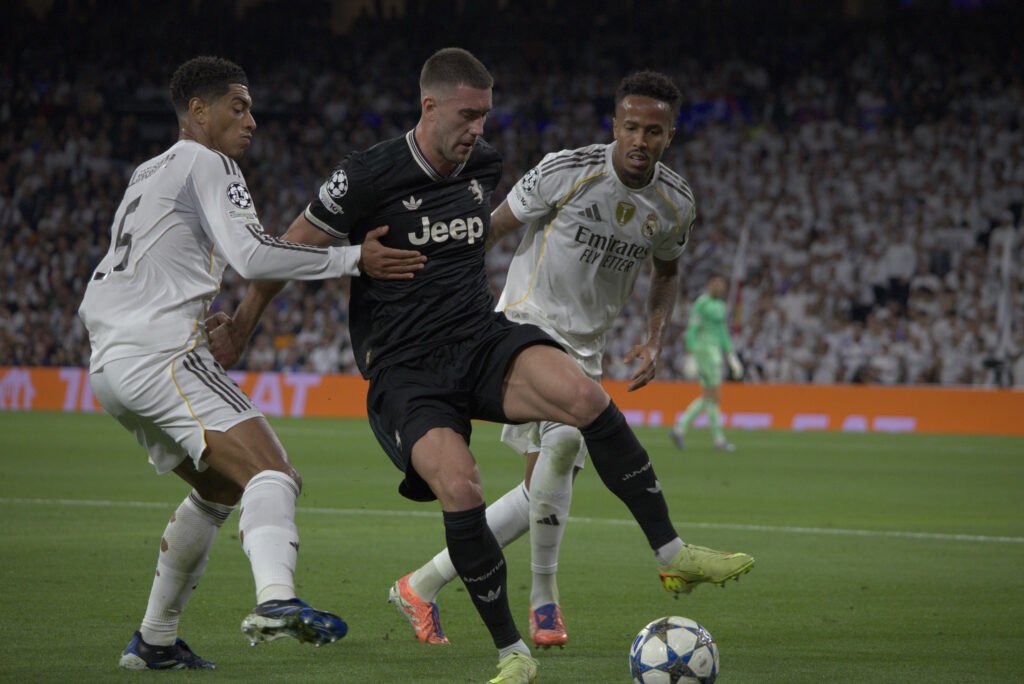 Jude Bellingham y Éder Militao en el Real Madrid - Juventus