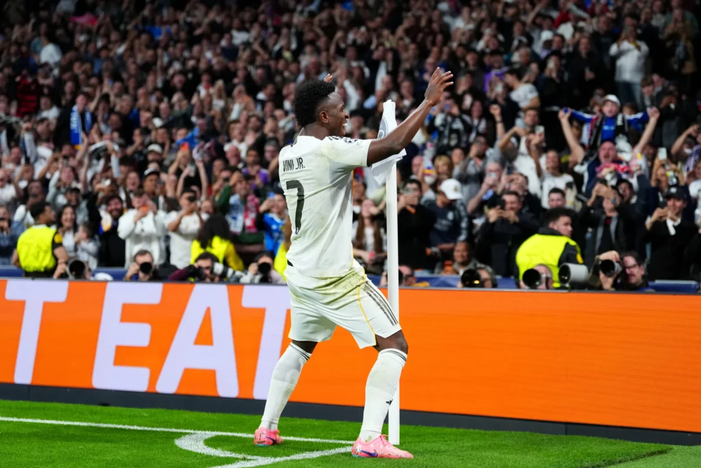 Vinicius Junior celebrando gol Real Madrid Benfica